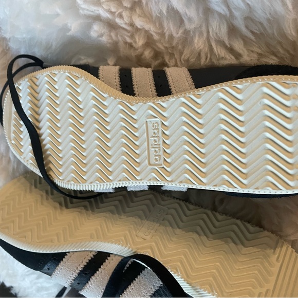 NWT Adidas Japan Women’s Black and White Sneakers Size 8 - Picture 5 of 5